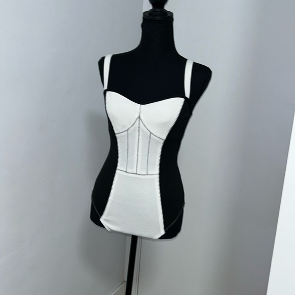 Bathing suit used still gorgeous - Picture 1 of 17